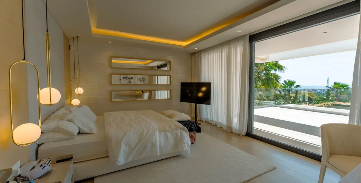 Alquiler a largo plazo de villa independiente en Cancelada 23