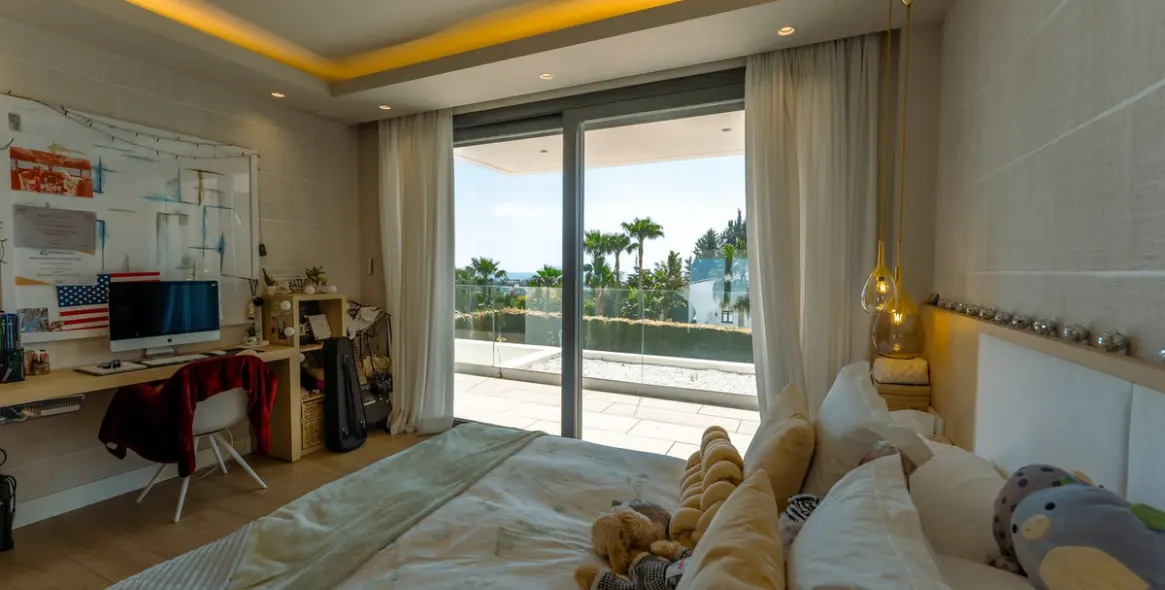 Alquiler a largo plazo de villa independiente en Cancelada 32