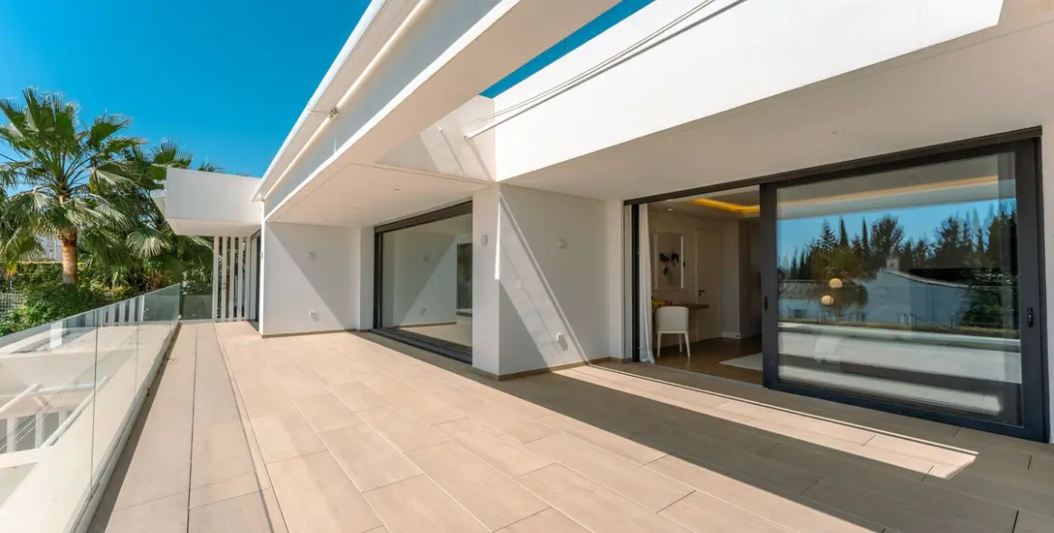 Alquiler a largo plazo de villa independiente en Cancelada 38