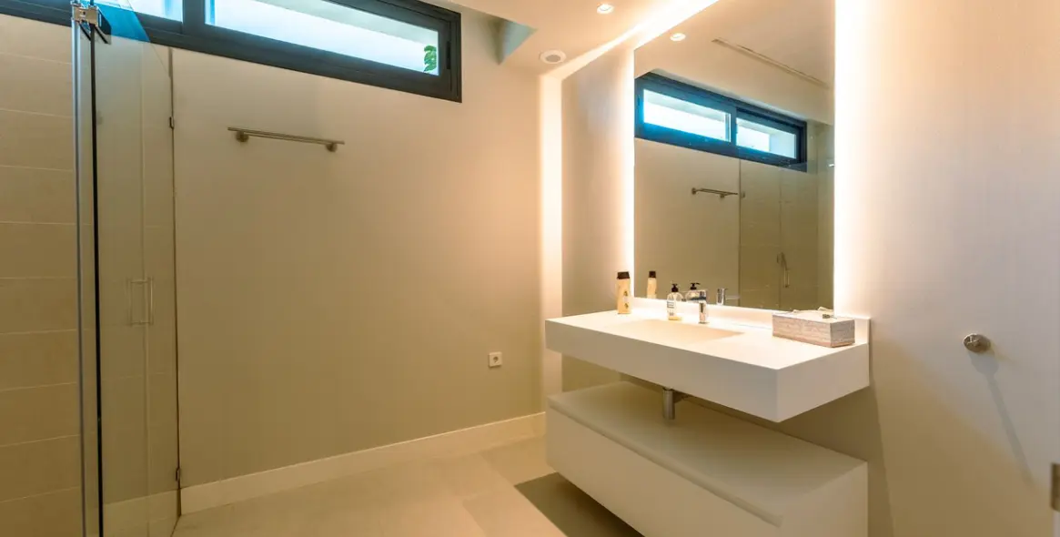 Alquiler a largo plazo de villa independiente en Cancelada 46