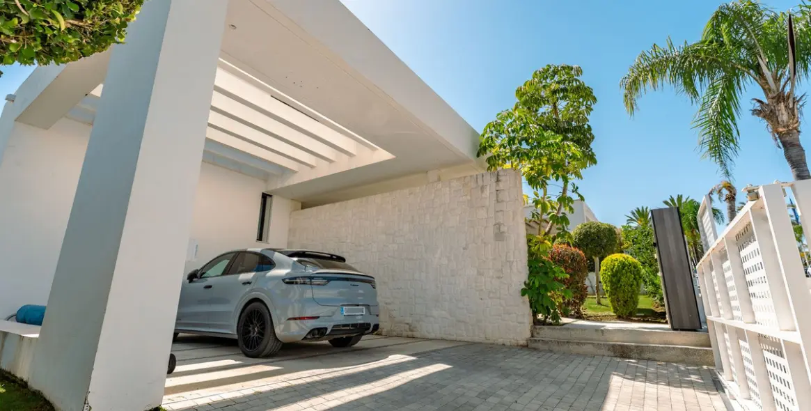 Alquiler a largo plazo de villa independiente en Cancelada 53