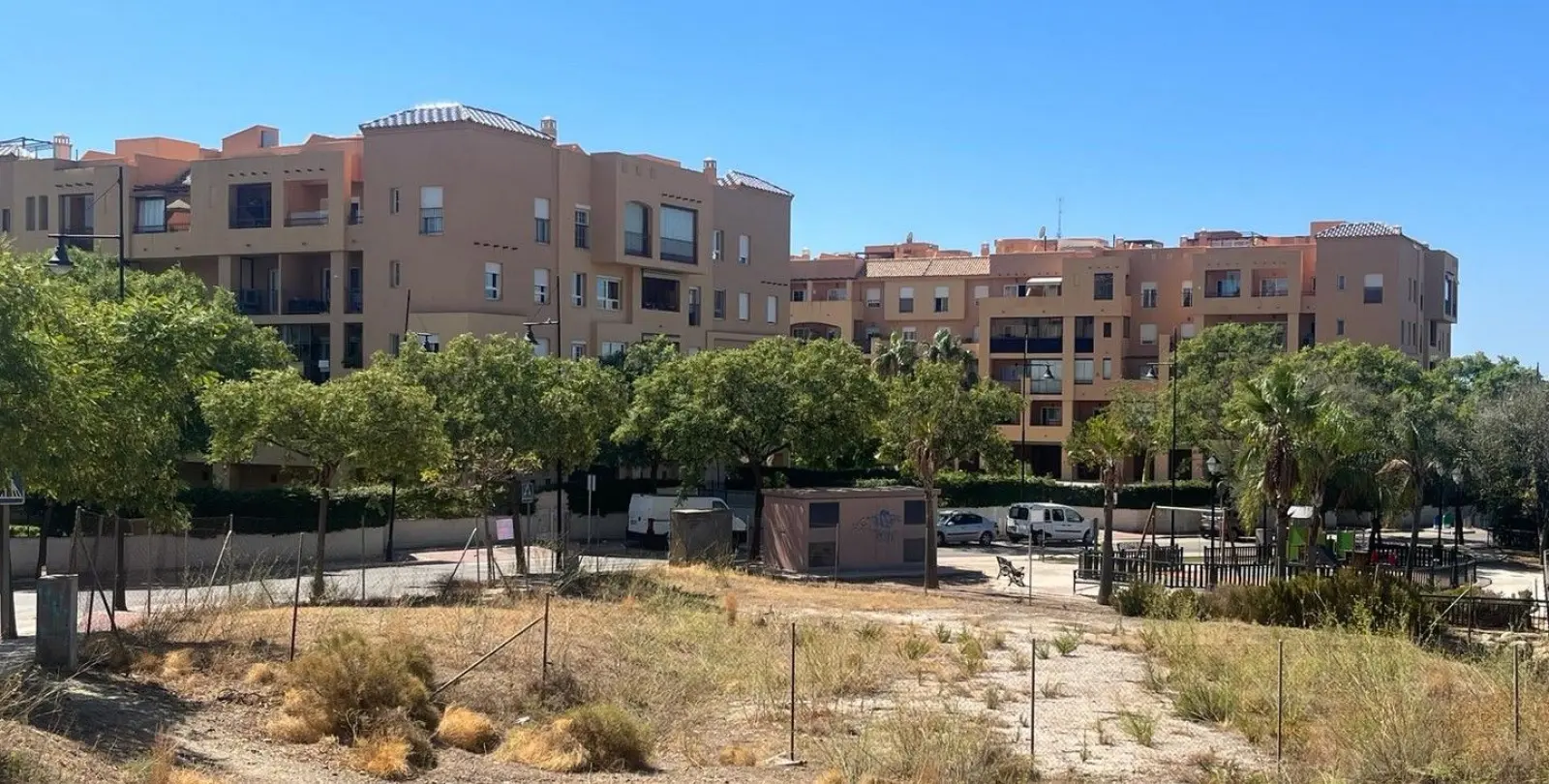 Sale of commercial plot in Los Pacos 14