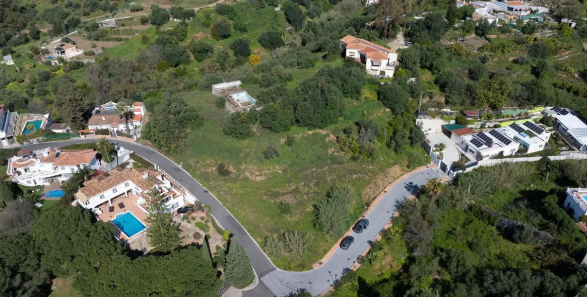 Продажа  жилого участка в Mijas 1