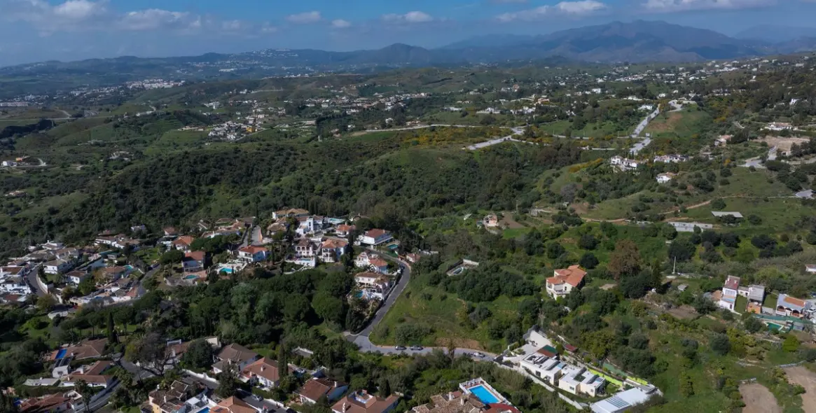 Продажа  жилого участка в Mijas 5