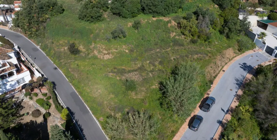 Продажа  жилого участка в Mijas 10