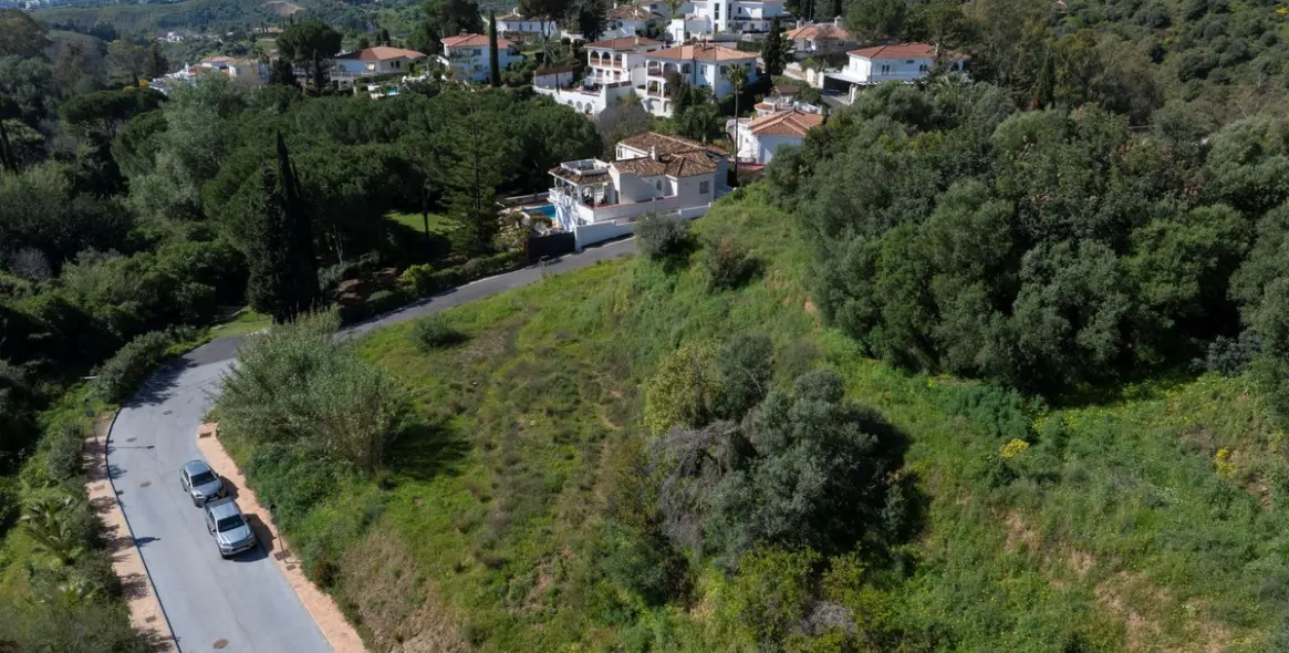 Продажа  жилого участка в Mijas 11