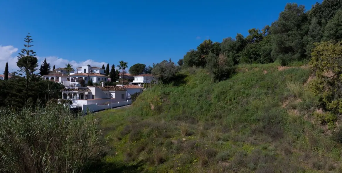 Продажа  жилого участка в Mijas 15