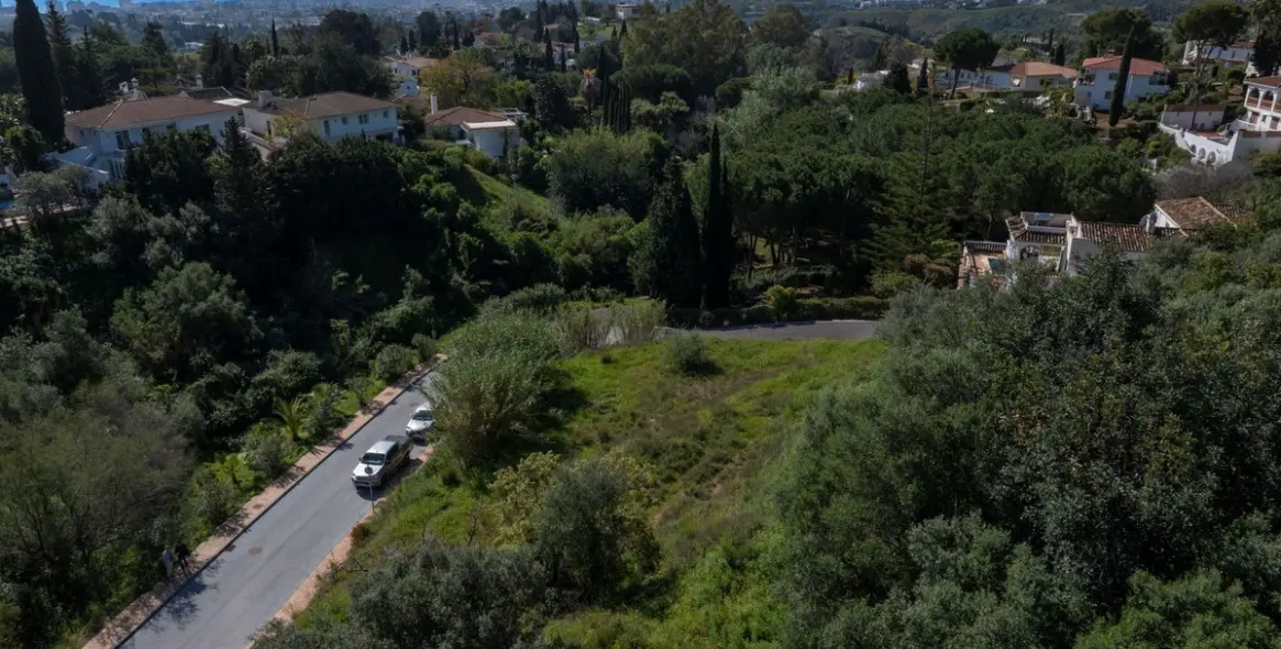 Продажа  жилого участка в Mijas 17