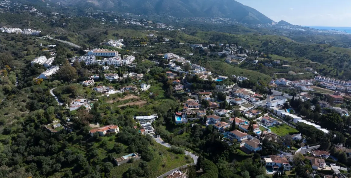 Продажа  жилого участка в Mijas 23