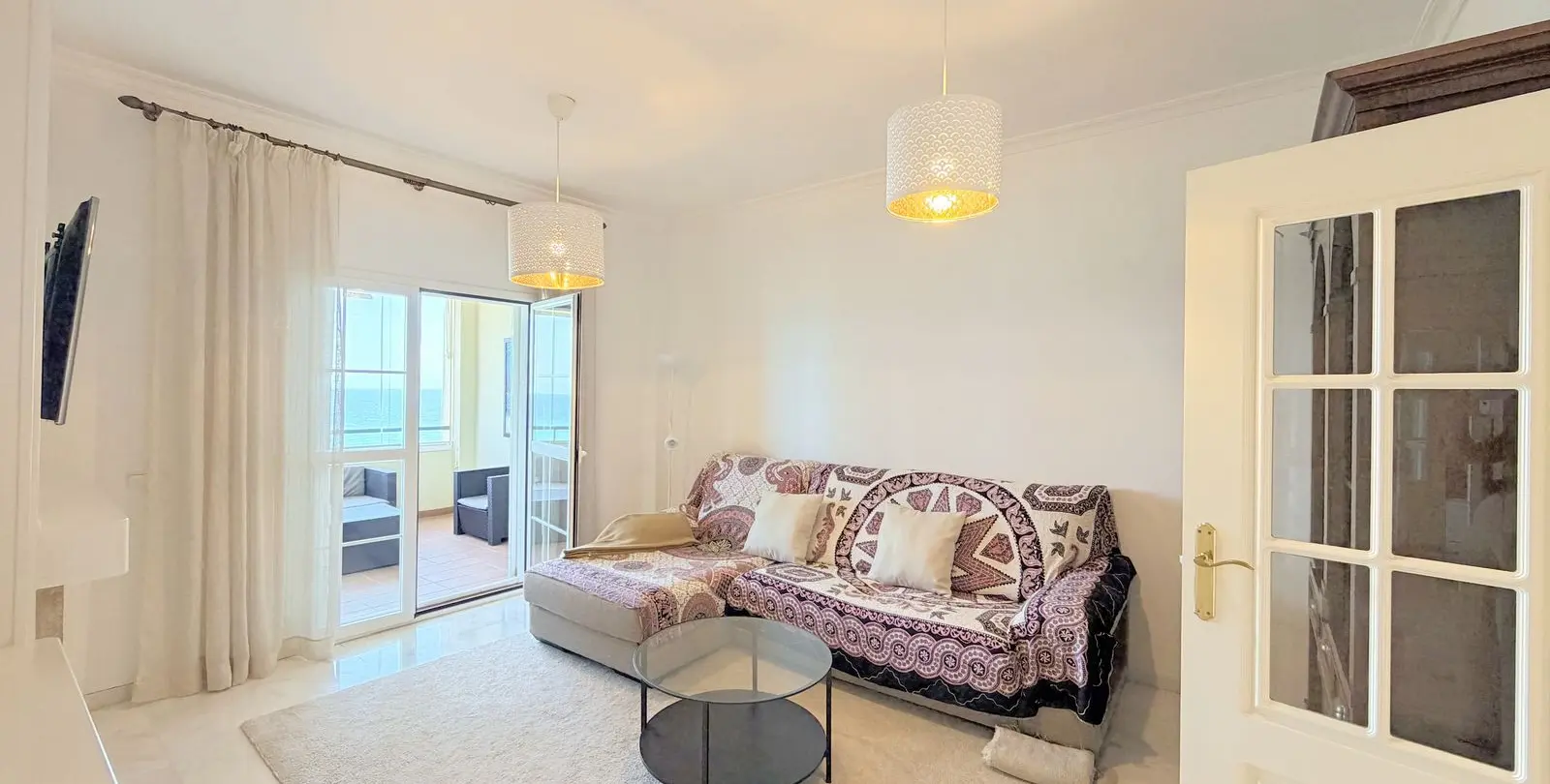 Sale of middle floor apartment in La Duquesa 7