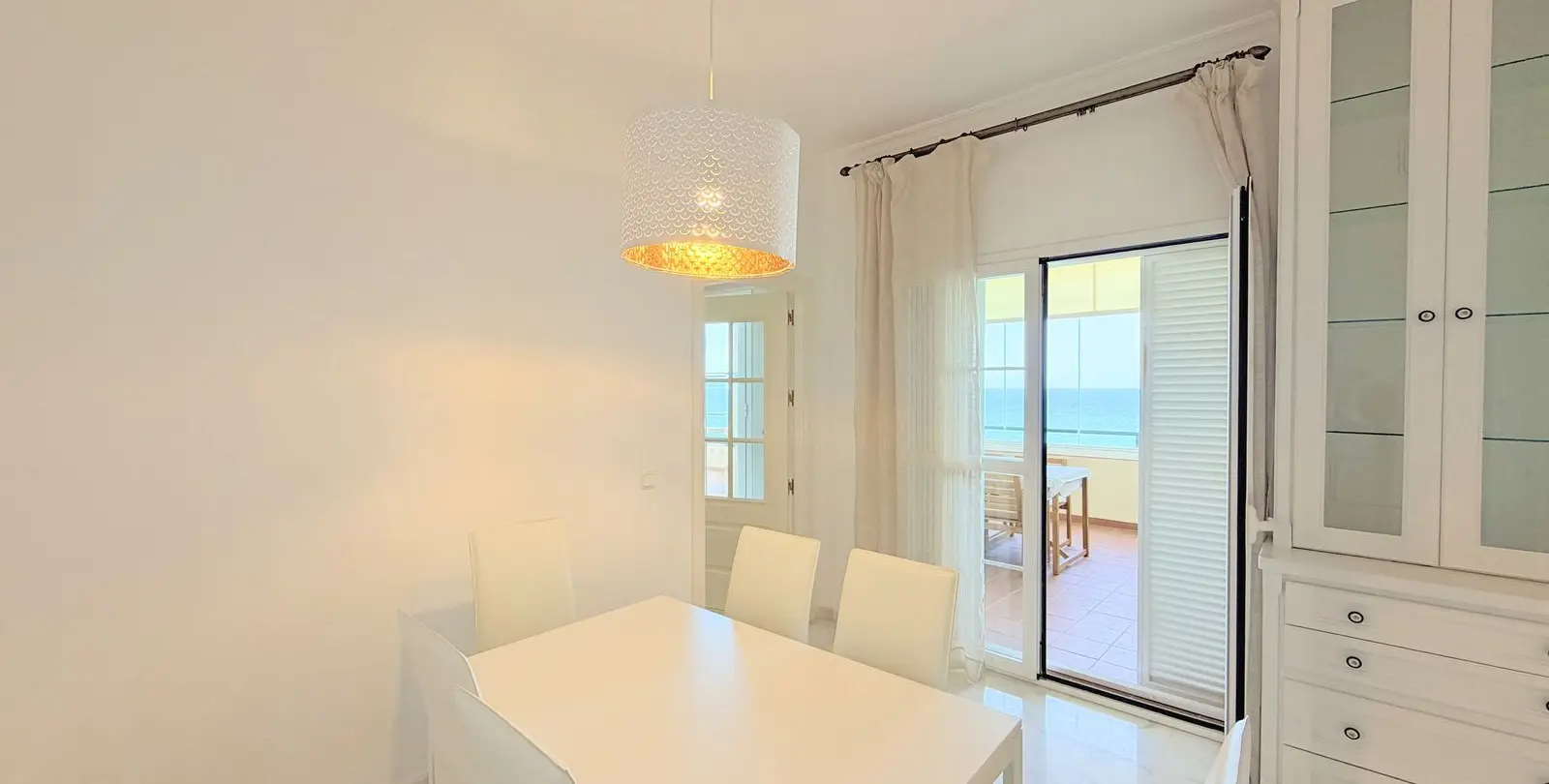 Sale of middle floor apartment in La Duquesa 11