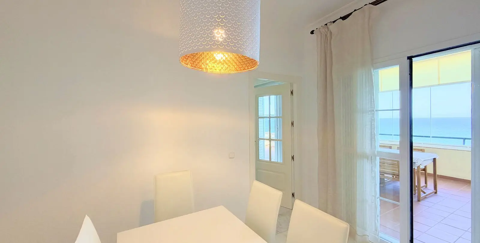 Sale of middle floor apartment in La Duquesa 12