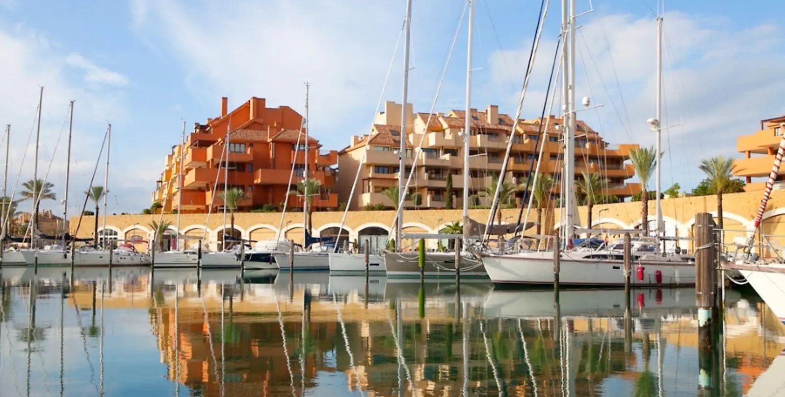 Sale of middle floor apartment in La Duquesa 44