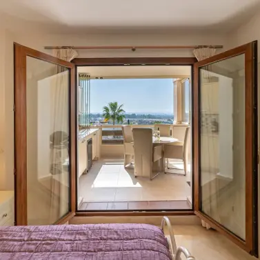 Venta de apartamento en planta media en El Paraiso