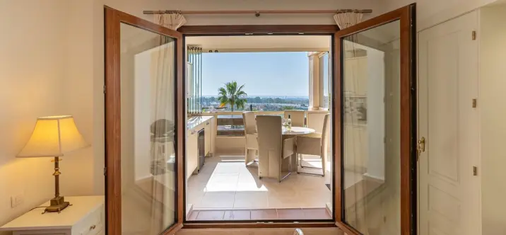 Venta de apartamento en planta media en El Paraiso 2