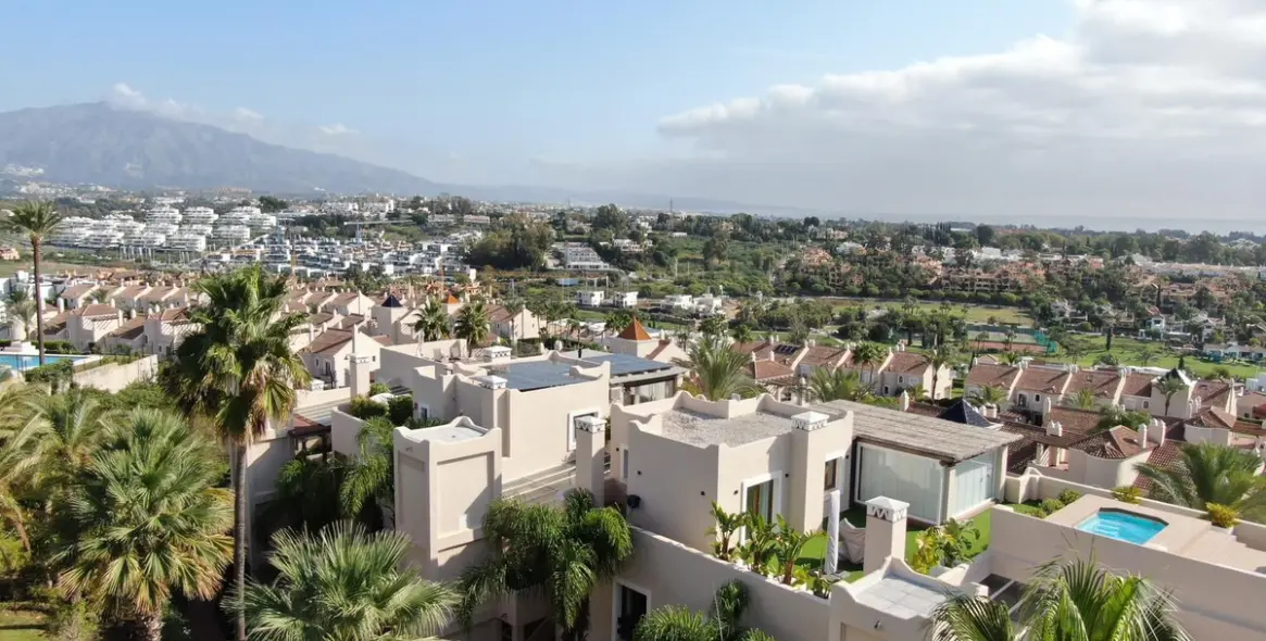 Продажа апартаментов на среднем этаже в El Paraiso 5