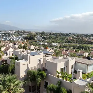 Venta de apartamento en planta media en El Paraiso