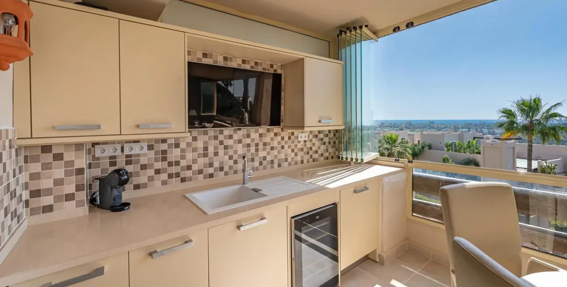 Продажа апартаментов на среднем этаже в El Paraiso 8