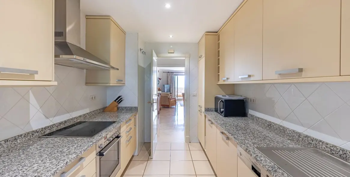 Продажа апартаментов на среднем этаже в El Paraiso 13