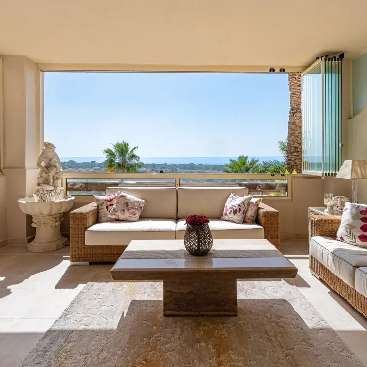 Продажа апартаментов на среднем этаже в El Paraiso