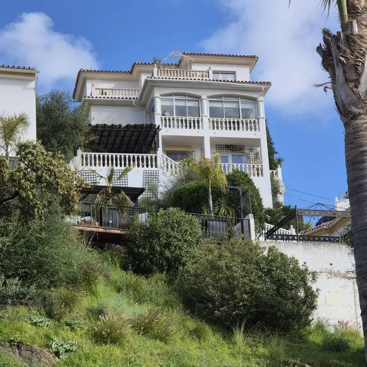 Sale of detached villa in Monda