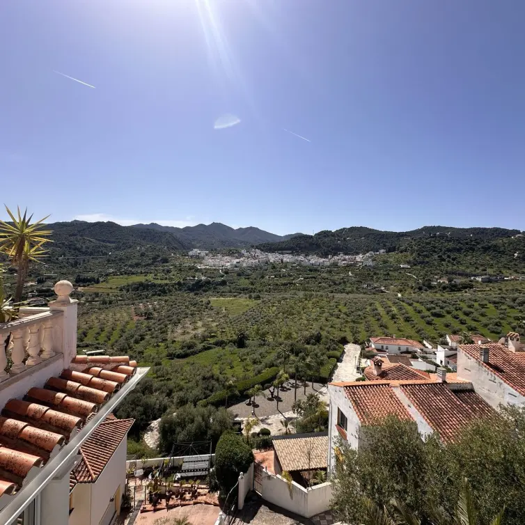Sale of detached villa in Monda