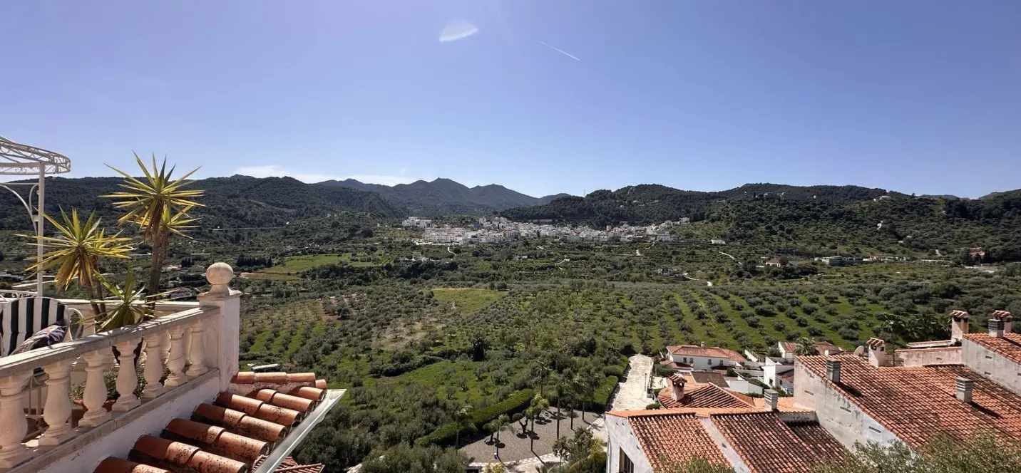 Sale of detached villa in Monda 3