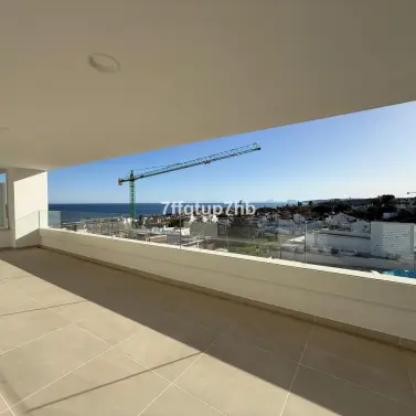 Sale of middle floor apartment in Estepona