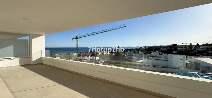 Sale of middle floor apartment in Estepona 0