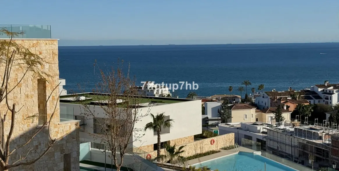 Sale of middle floor apartment in Estepona 4