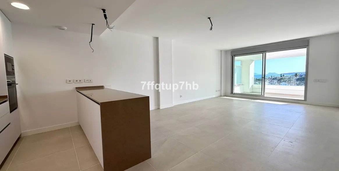 Sale of middle floor apartment in Estepona 6