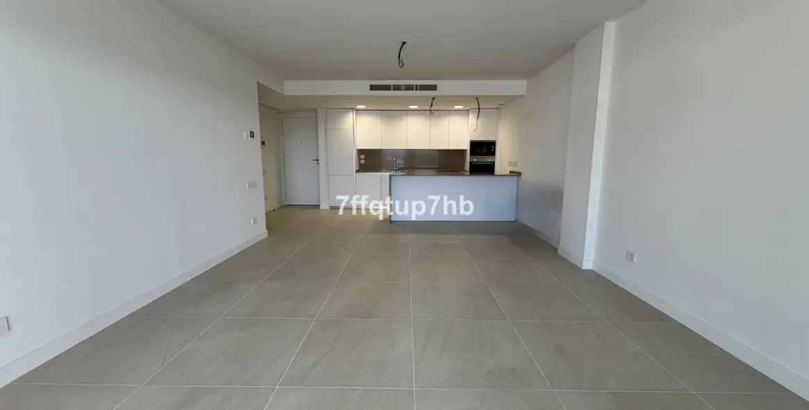 Sale of middle floor apartment in Estepona 15