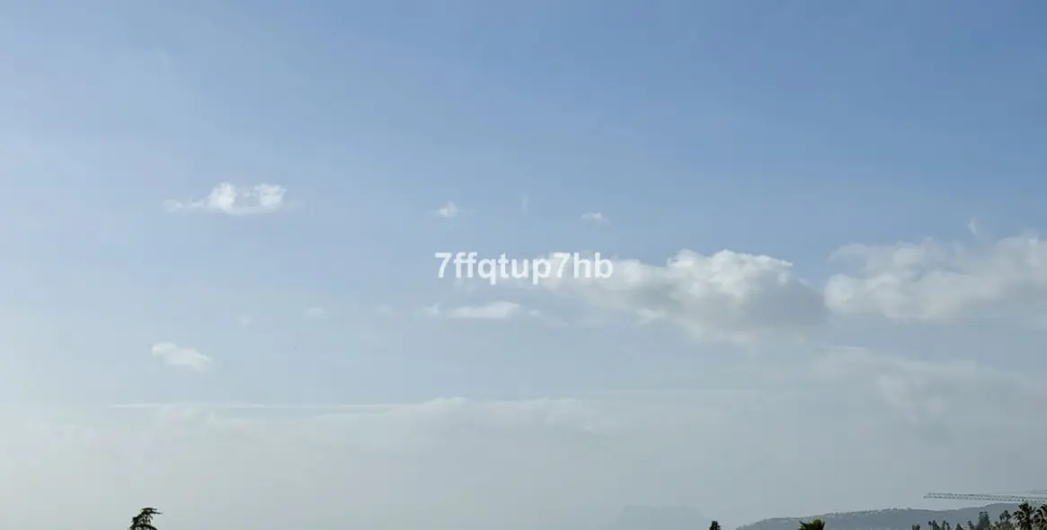 Sale of middle floor apartment in Estepona 16