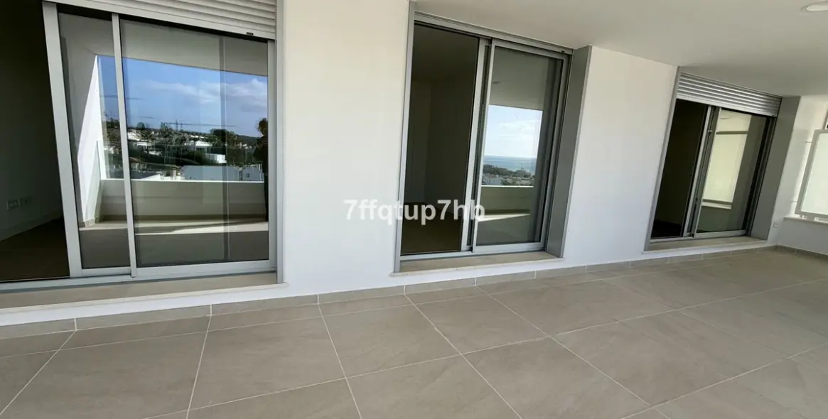 Sale of middle floor apartment in Estepona 19