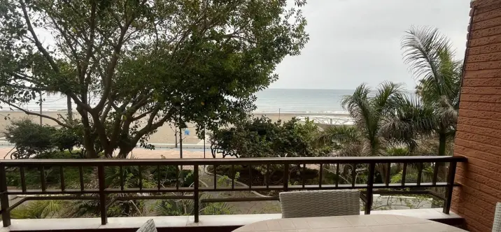 Продажа апартаментов на среднем этаже в Estepona 0