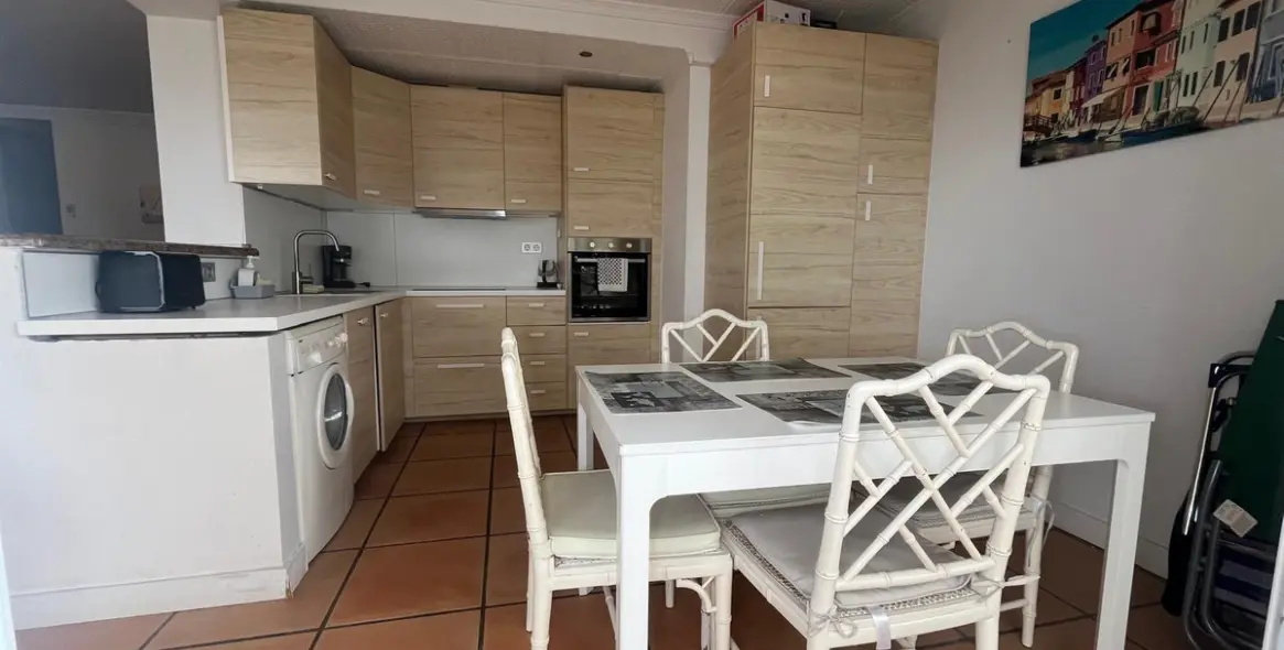 Продажа апартаментов на среднем этаже в Estepona 12