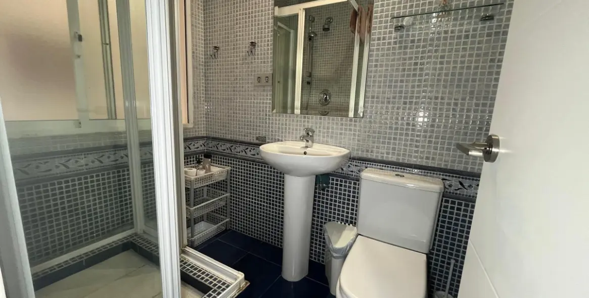 Продажа апартаментов на среднем этаже в Estepona 16