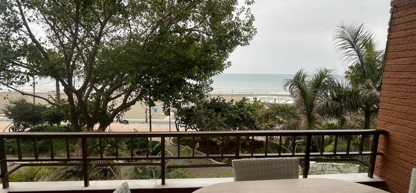 Sale of middle floor apartment in Estepona 0