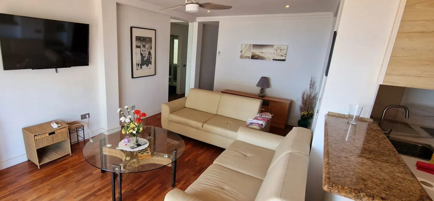 Sale of middle floor apartment in Estepona 3