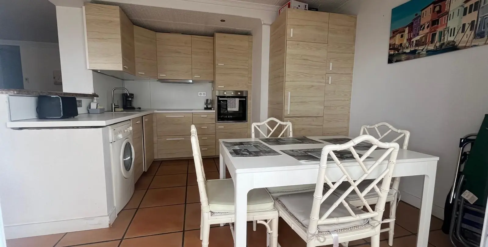 Sale of middle floor apartment in Estepona 12