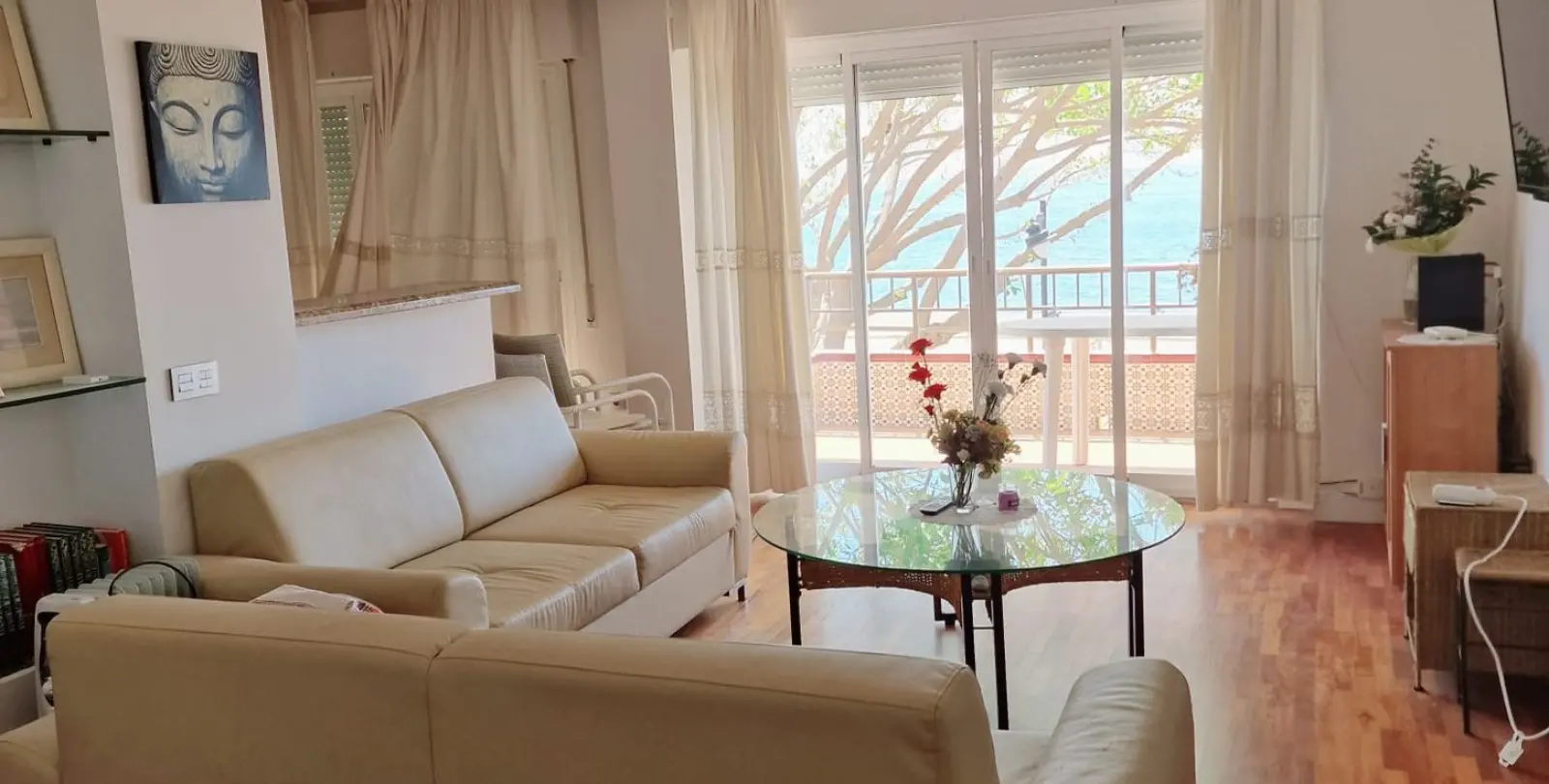 Sale of middle floor apartment in Estepona 21