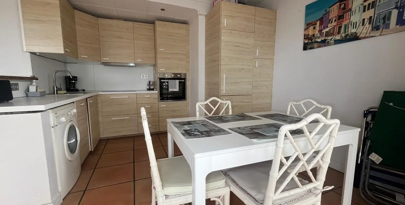 Sale of middle floor apartment in Estepona 22