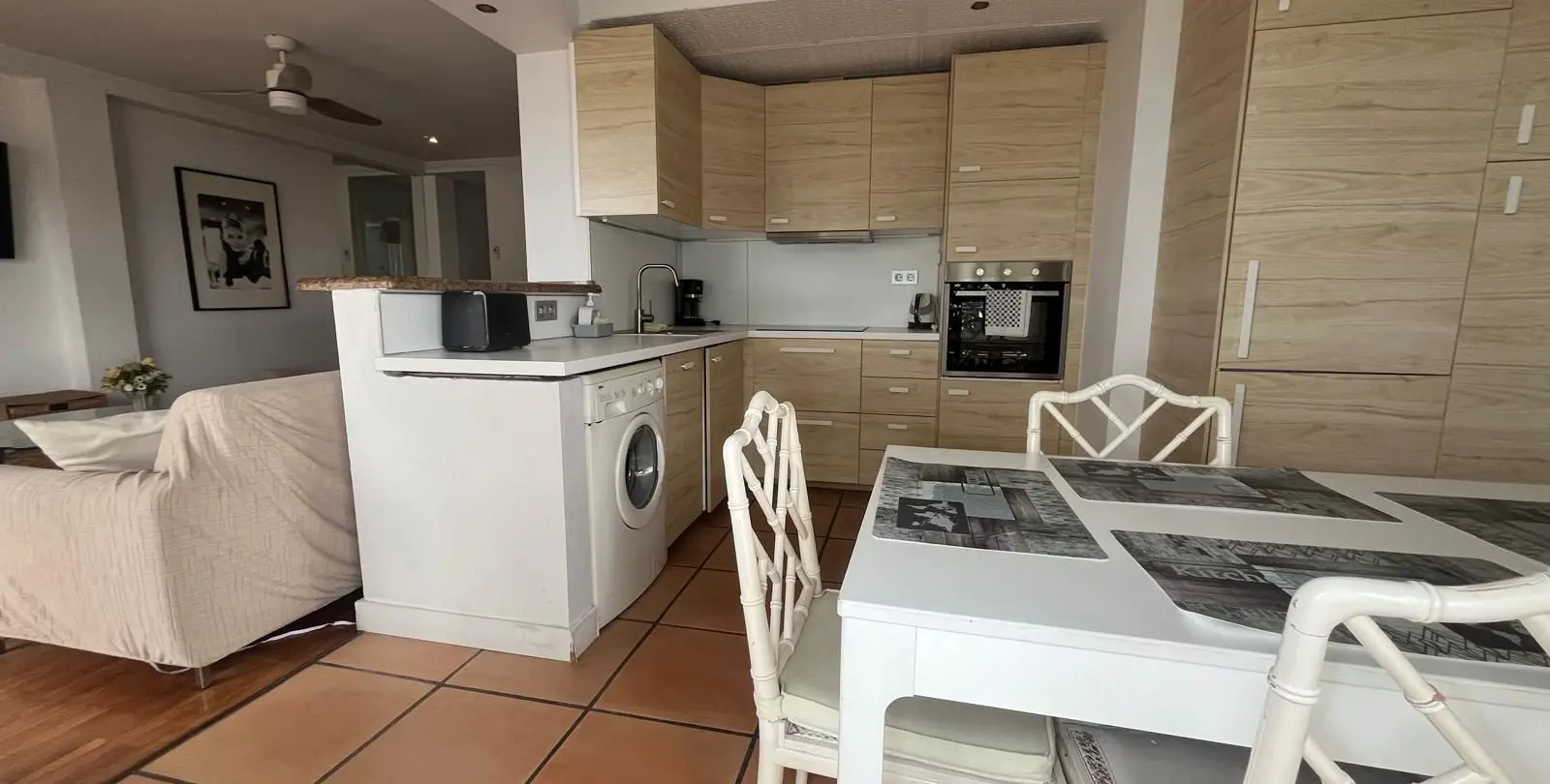 Sale of middle floor apartment in Estepona 23