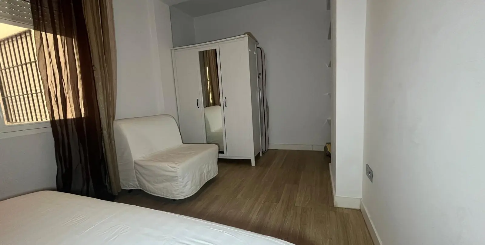Sale of middle floor apartment in Estepona 27