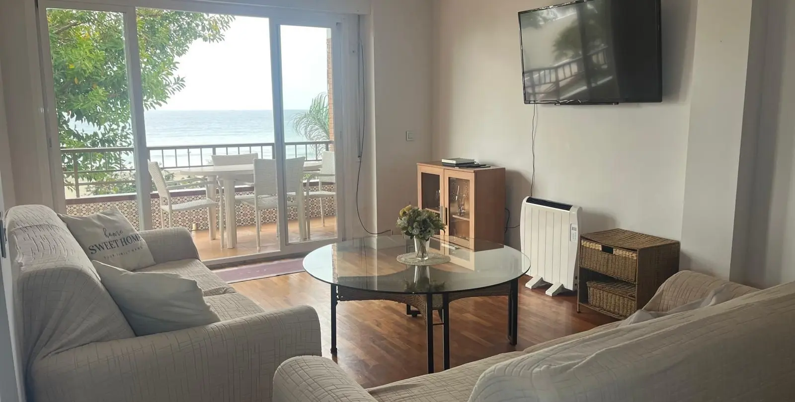 Sale of middle floor apartment in Estepona 38