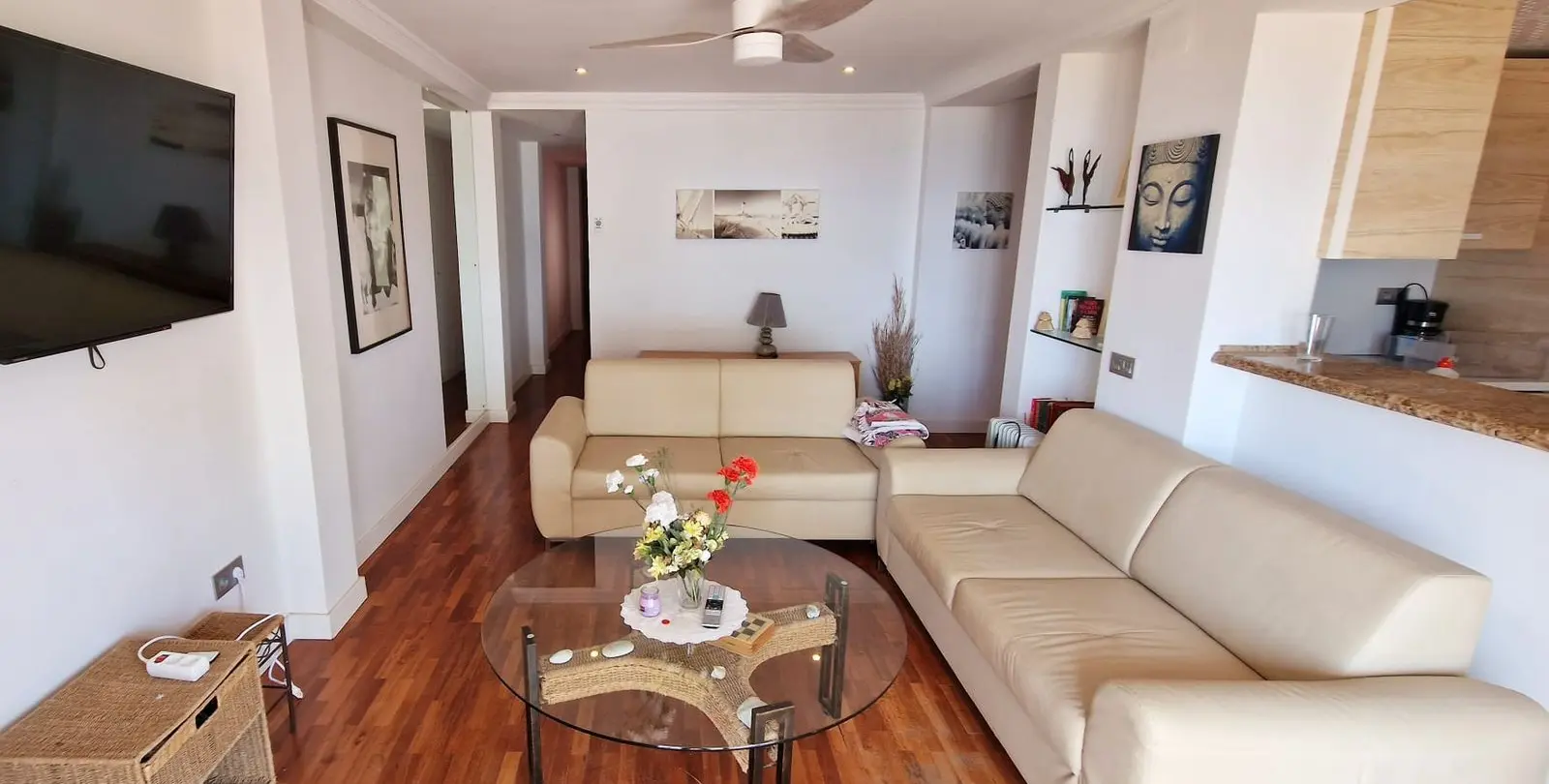Sale of middle floor apartment in Estepona 40
