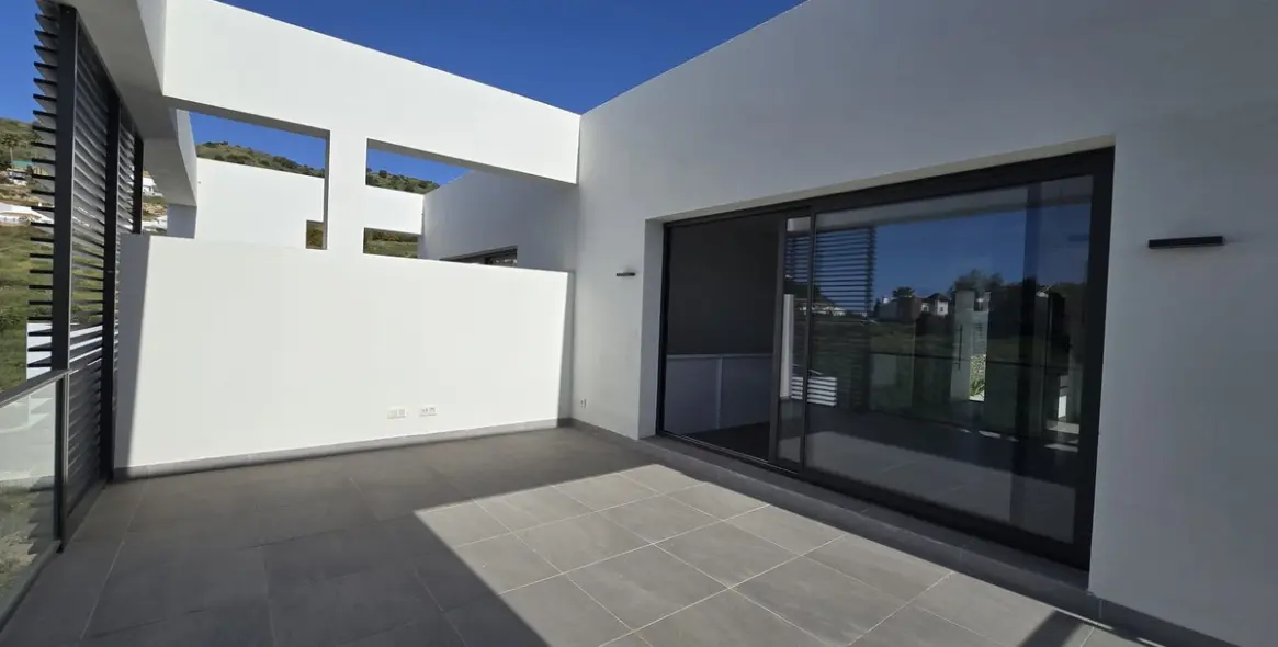 Продажа дома на две семьи в Riviera del Sol 3