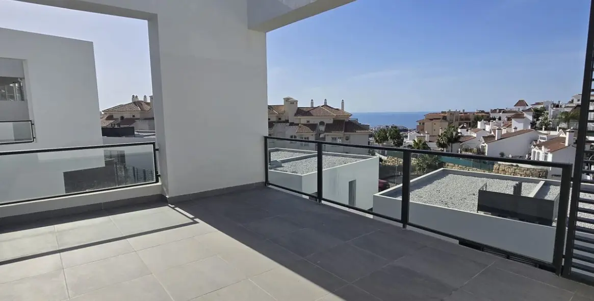 Продажа дома на две семьи в Riviera del Sol 8