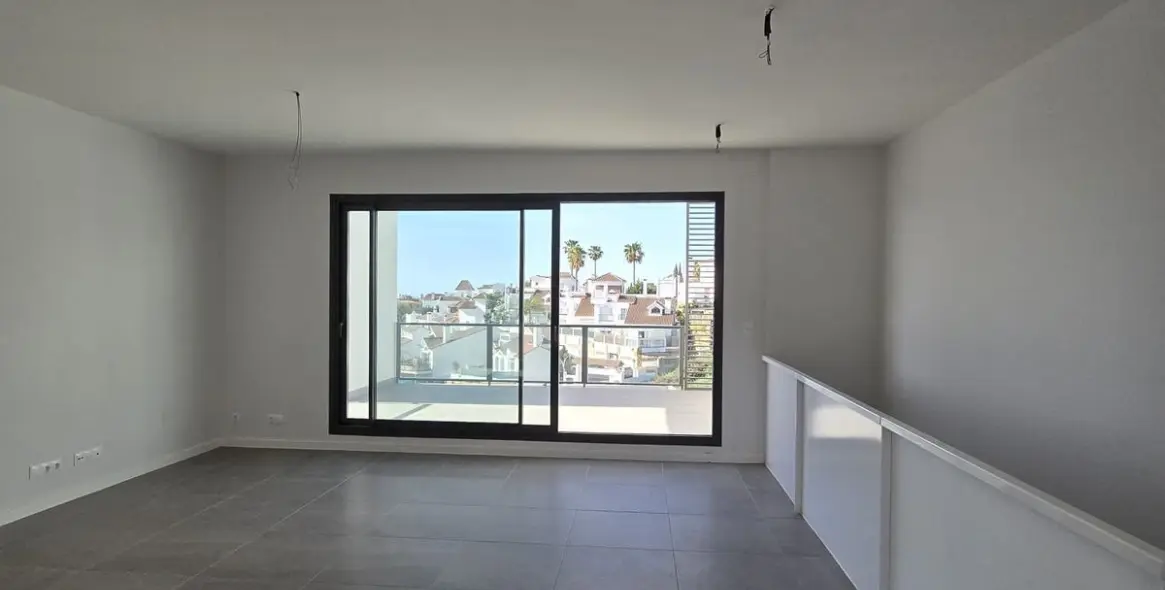 Продажа дома на две семьи в Riviera del Sol 11