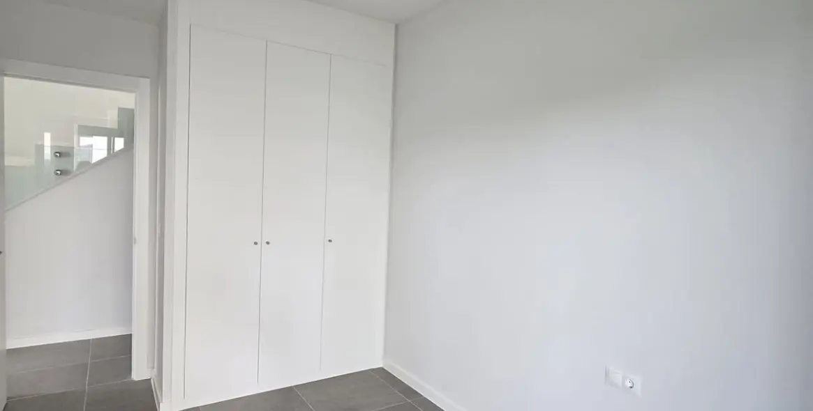 Продажа дома на две семьи в Riviera del Sol 19